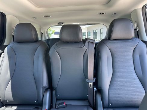 New 2026 Kia Carnival SX Prestige FWD image 24