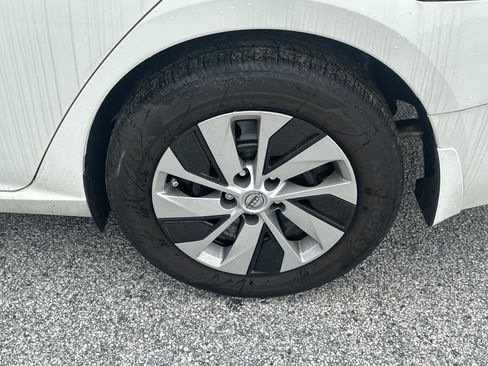 Used 2025 Nissan Altima 2.5 S FWD image 18
