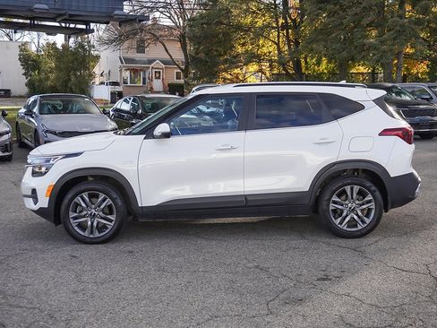 Used 2023 Kia Seltos S w/ Navigation Package image 18