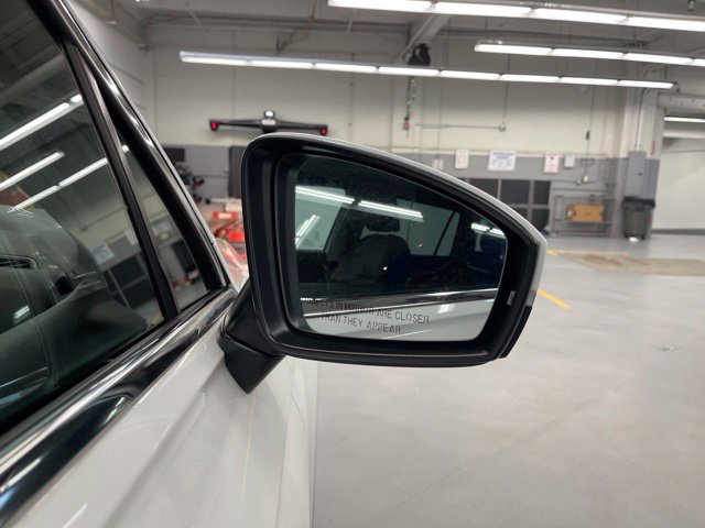 Used 2021 Volkswagen Tiguan SE w/ Panoramic Sunroof Package AWD/4WD image 13