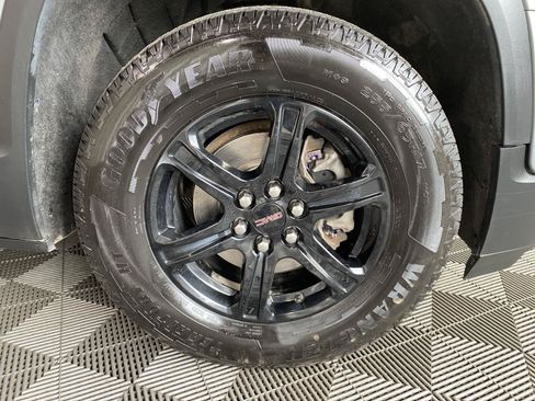Used 2023 GMC Acadia AT4 w/ Preferred Package AWD/4WD image 11