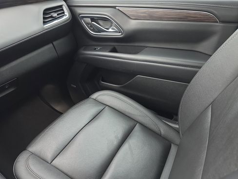 Certified 2022 Chevrolet Tahoe Z71 w/ Luxury Package image 15