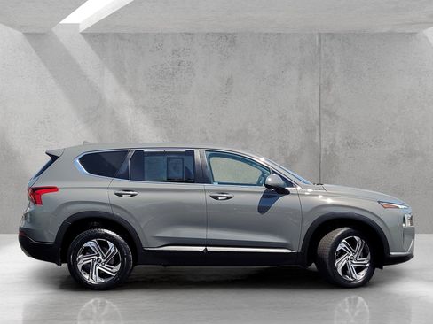 Used 2023 Hyundai Santa Fe SE AWD/4WD image 3