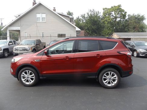 Used 2018 Ford Escape SE w/ SE Sync 3 Package AWD/4WD image 10