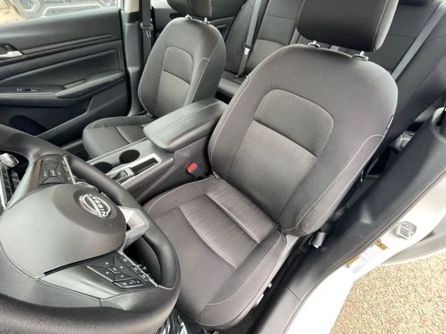 Used 2025 Nissan Altima 2.5 SV image 36