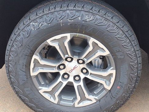 New 2026 GMC Sierra 1500 SLE image 20