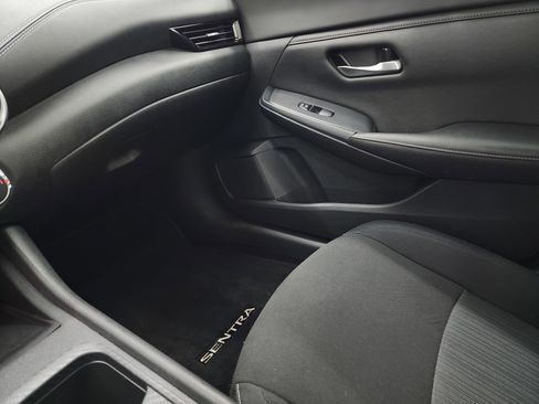 Used 2023 Nissan Sentra SV image 12