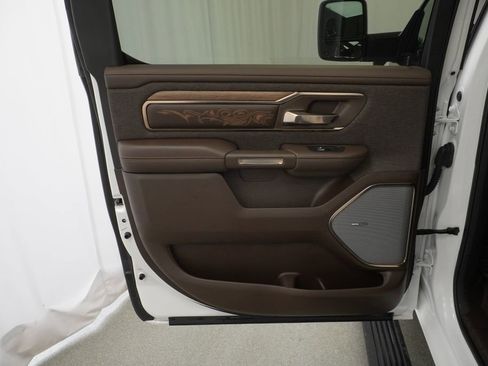 Used 2025 RAM 1500 Limited AWD/4WD image 45