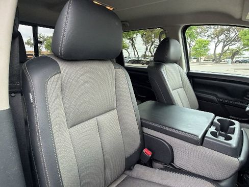 Used 2019 Nissan Titan S w/ S Utility Package image 40