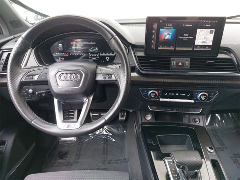 Used 2023 Audi SQ5 Prestige w/ Prestige Package image 17