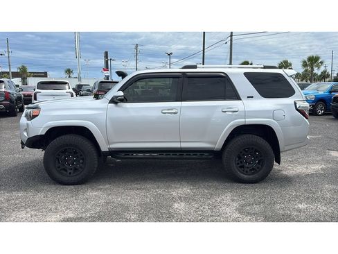 Used 2021 Toyota 4Runner SR5 Premium AWD/4WD image 3