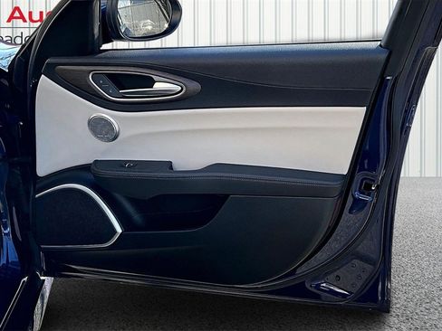 Used 2018 Alfa Romeo Giulia Ti image 27