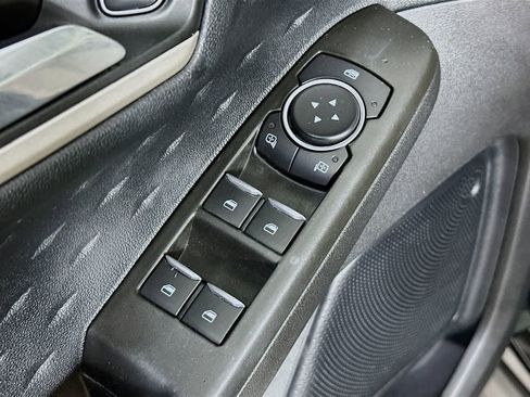 Certified 2020 Ford Escape SE image 28