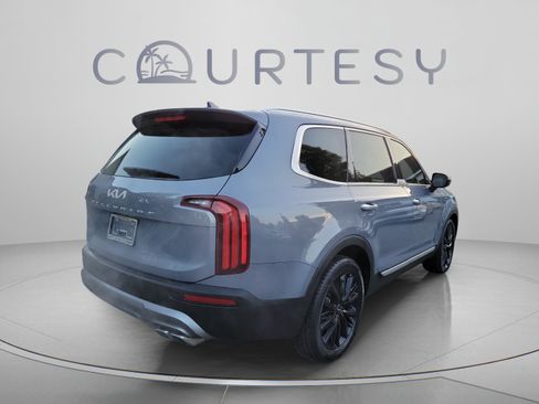 Certified 2022 Kia Telluride SX FWD image 3