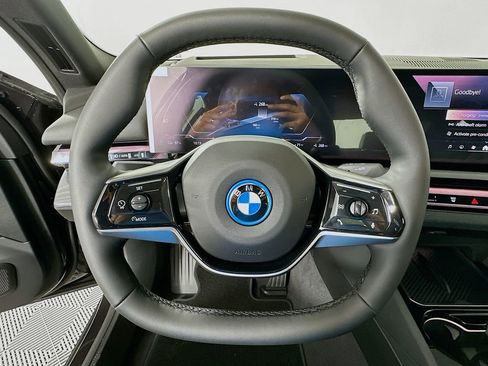 New 2026 BMW i5 eDrive40 w/ Premium Package RWD image 10