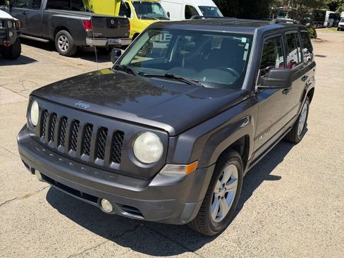 Used 2014 Jeep Patriot Sport w/ Power Value Group FWD image 3