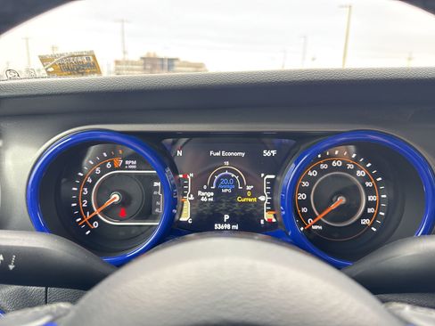 Used 2021 Jeep Gladiator Sport image 15