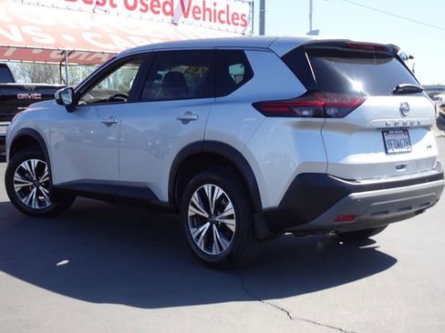 Used 2023 Nissan Rogue SV image 9