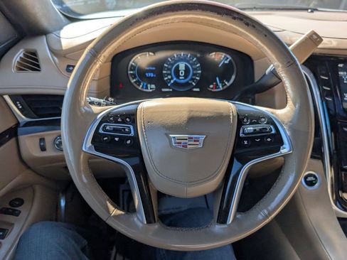 Used 2019 Cadillac Escalade ESV Platinum AWD/4WD image 21