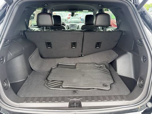 Certified 2023 Chevrolet Equinox RS FWD image 35