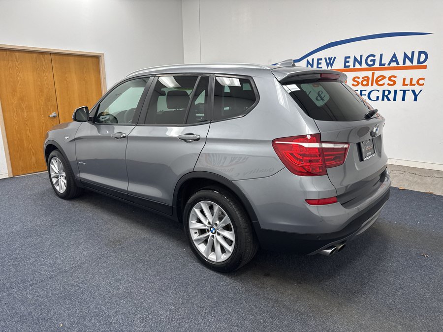 Used 2017 BMW X3 xDrive28i AWD/4WD image 2