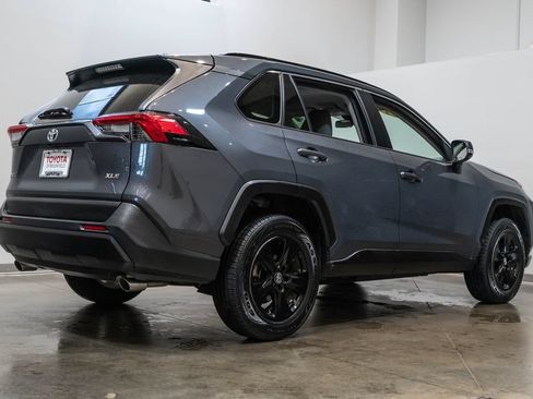 Used 2021 Toyota RAV4 XLE FWD image 9