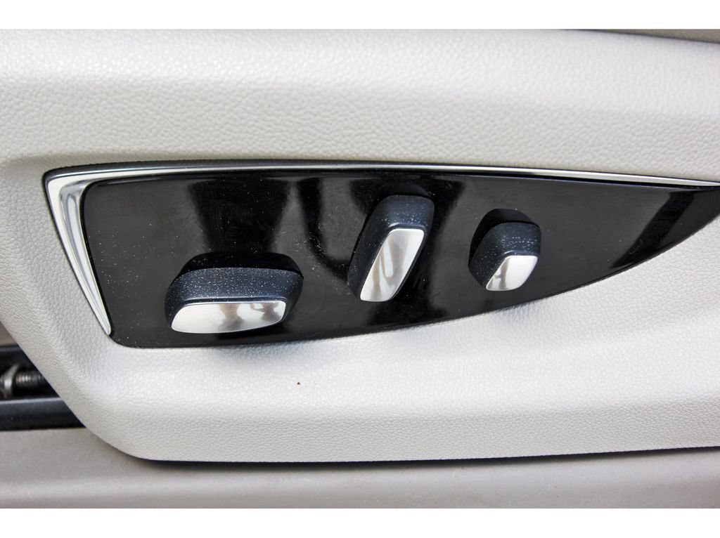 Used 2019 Cadillac Escalade Luxury RWD image 27