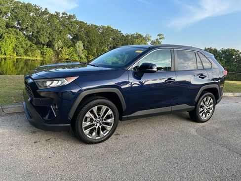 Used 2021 Toyota RAV4 XLE Premium FWD image 2