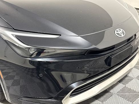 Used 2024 Toyota Prius Prime FWD image 12