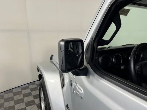 Used 2022 Jeep Gladiator Sport AWD/4WD image 11