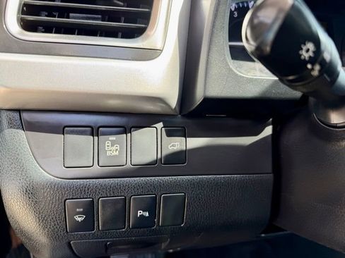 Used 2016 Toyota Highlander Limited image 34