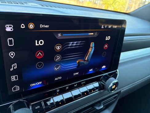 Used 2024 Chevrolet Colorado LT w/ LT Convenience Package image 26