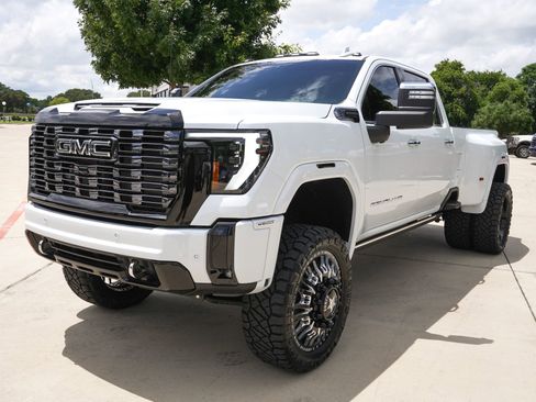 Used 2026 GMC Sierra 3500 Denali Ultimate AWD/4WD image 8