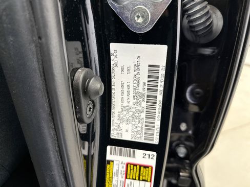 Used 2022 Toyota Tacoma TRD Sport image 18