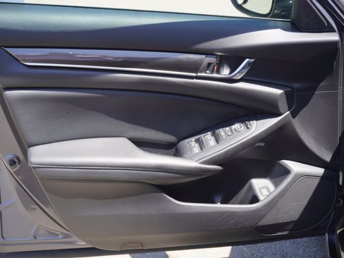 Used 2020 Honda Accord Sport image 17