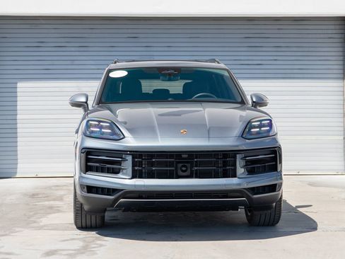 Certified 2026 Porsche Cayenne AWD/4WD image 25