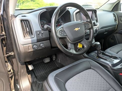 Used 2020 Chevrolet Colorado Z71 w/ Z71 Midnight Edition AWD/4WD image 8