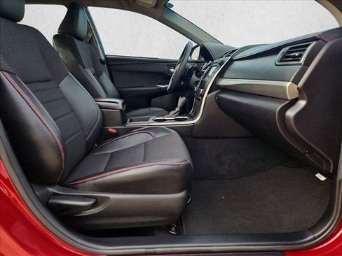 Used 2017 Toyota Camry SE image 20