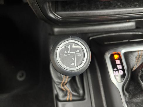 Used 2021 Jeep Wrangler Unlimited Sahara AWD/4WD image 36