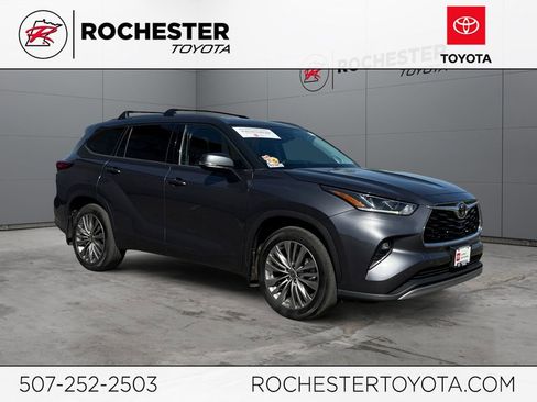 Certified 2020 Toyota Highlander Platinum AWD/4WD image 1