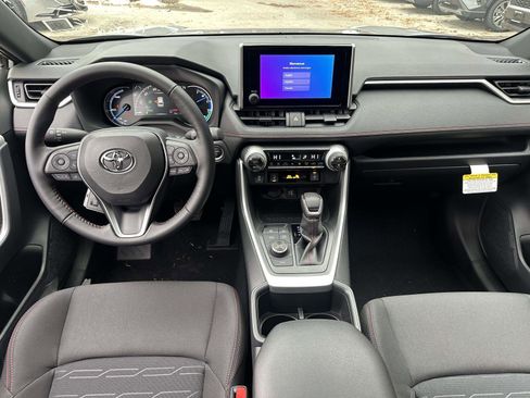 New 2025 Toyota RAV4 SE image 19