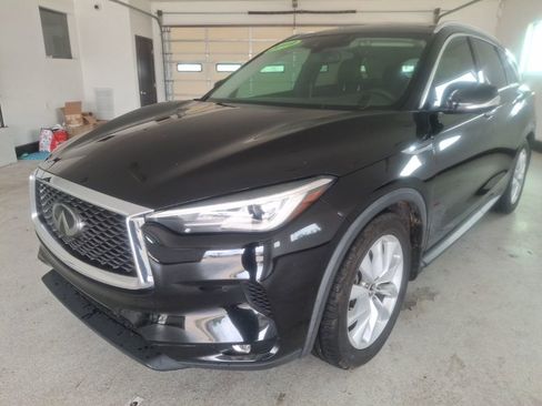 Used 2019 INFINITI QX50 Essential w/ Premium Heat Package AWD/4WD image 3