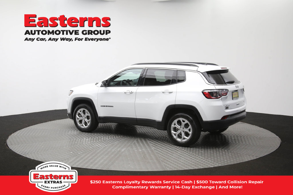 Used 2024 Jeep Compass Latitude AWD/4WD image 62