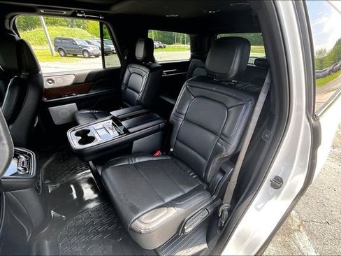 Used 2021 Lincoln Navigator Reserve AWD/4WD image 21