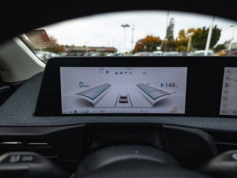 Used 2024 Kia EV6 Light image 5