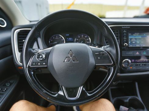 Used 2016 Mitsubishi Outlander SEL AWD/4WD image 6