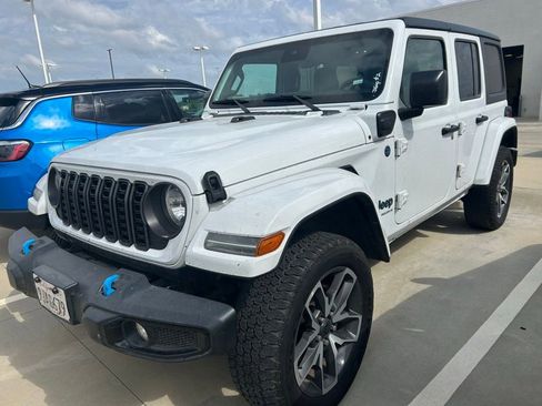 Used 2024 Jeep Wrangler Unlimited AWD/4WD image 14