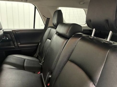 Used 2019 Toyota 4Runner TRD Off-Road Premium AWD/4WD image 10