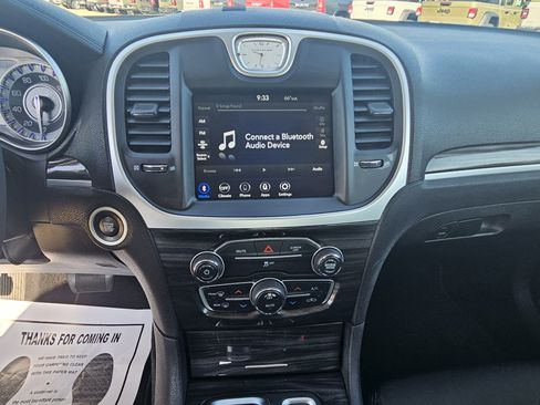 Used 2022 Chrysler 300 Touring w/ Sport Appearance Package image 18