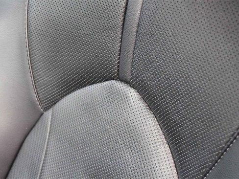 Used 2023 Toyota Highlander Limited image 38